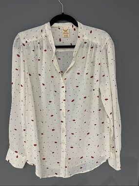 Faded Glory Cream Blouse with Red Lip & Black Dot Print